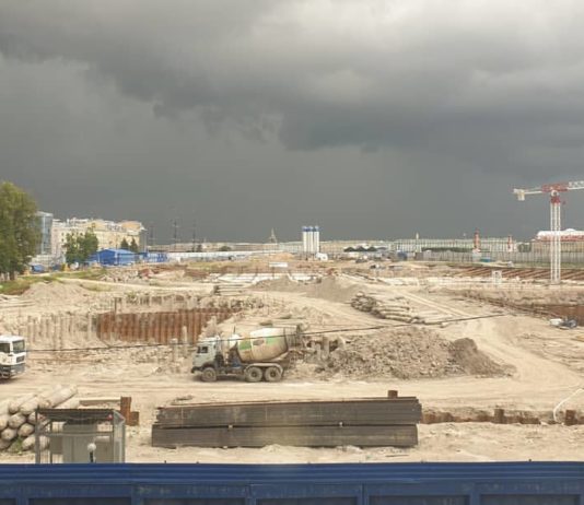 На набережной Добролюбова продолжается строительство судебного квартала. Фото: skyscrapercity.com