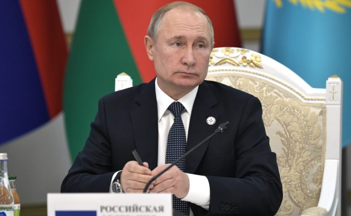 Путин подписал закон про штрафы иноагентам. Фото: kremlin.ru