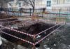 В МУП «ТТС» заявили, что яма была огорожена, но ограждение кто-то сбил. Фото: lifetambov.ru