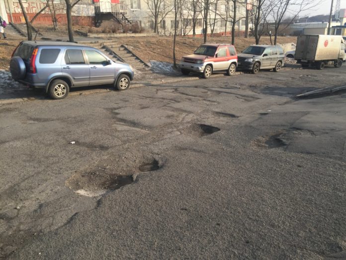 Во Владивостоке выявили хищение 17 млн рублей при ремонте дорог. Фото: dorogi-onf.ru
