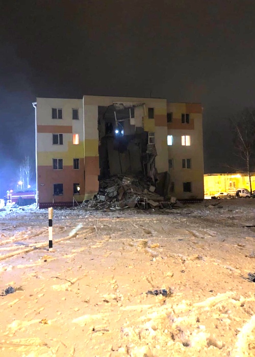 От взрыва в доме обрушилась стена. Фото: Черный список Белгород