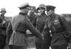 Немецкий и советский офицеры в конце Польской операции в 1939 году. Фото ТАСС, опубликованное в сентябре 1940 года к первой годовщине разделения Польши между нацистской Германией и СССР