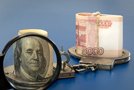 деньги, взятка, доллары, рубли, наручники