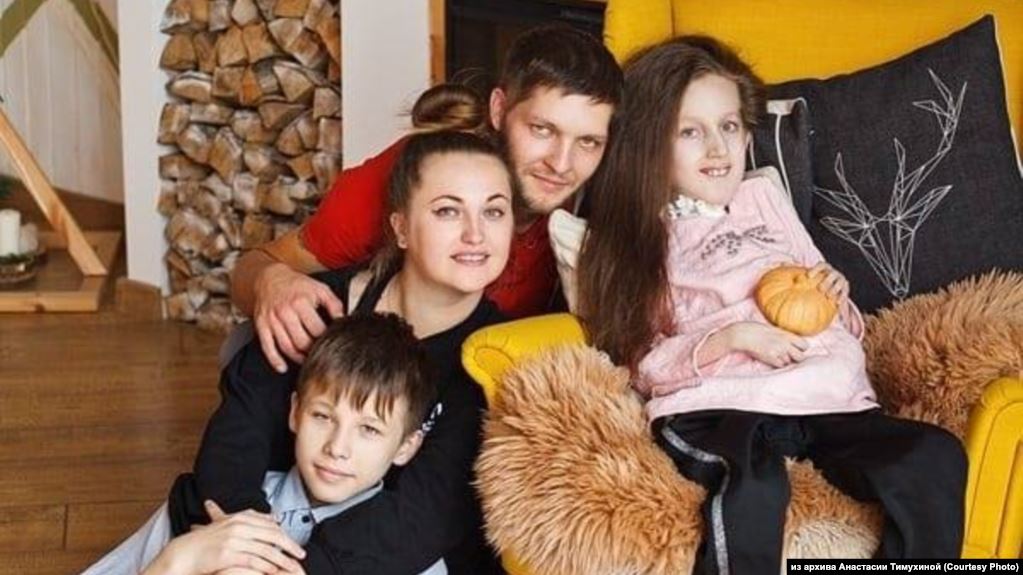 Милана хаметова родители настоящие фото семьи до детдоме что стало с родителями