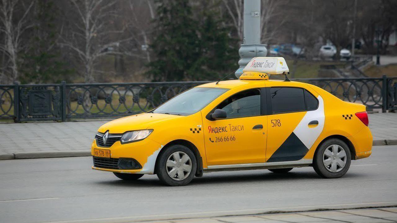 Таксисты работают в москве. Такси.
