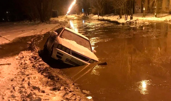 Коммунальная авария в Челябинске в марте 2021 года. Фото: 31tv.ru