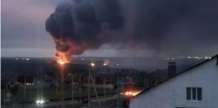 Арсенал горит в районе села Старая Нелидовка Белгородской области 27 апреля