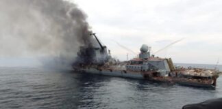 Крейсер "Москва" терпит крушение
