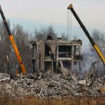 Разрушенное здание ПТУ в Макеевке